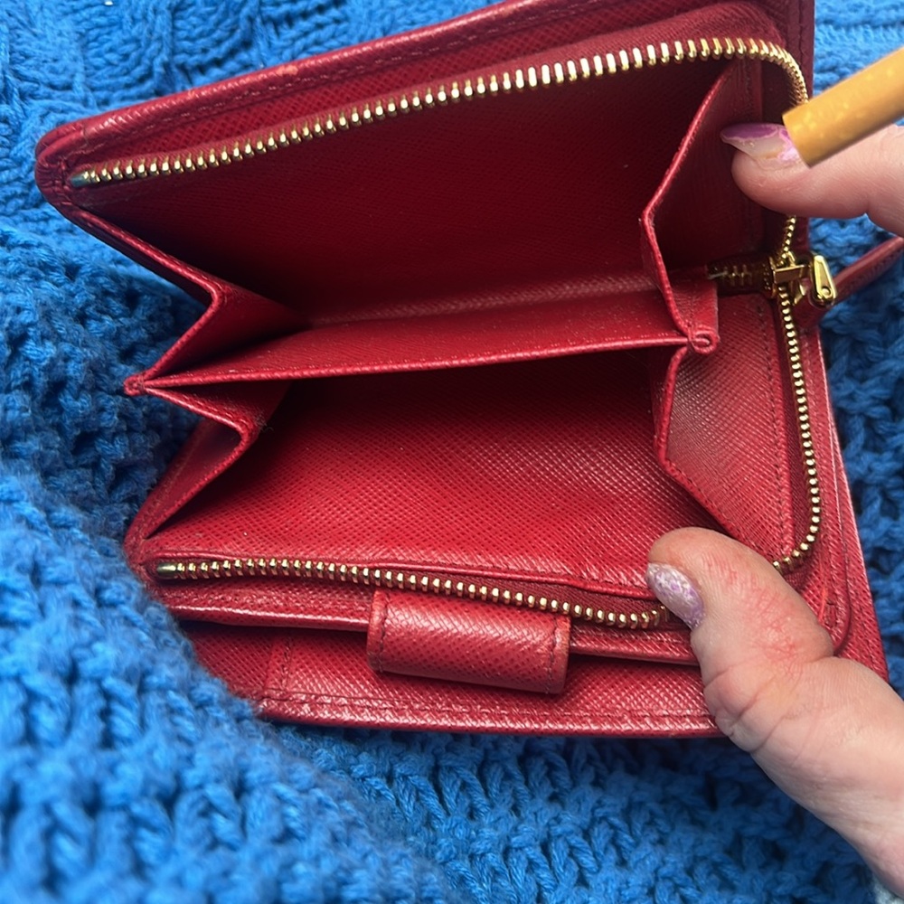 Prada Wallet - Picture 6 of 6
